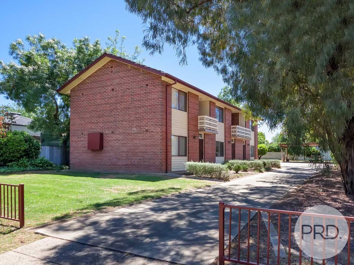2/17
Cochrane
Street
kooringal
NSW,
2650, Kooringal - Image 1