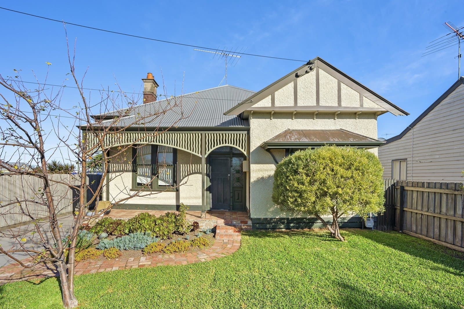 11 Marshall Street, Newtown, Newtown - Image 1
