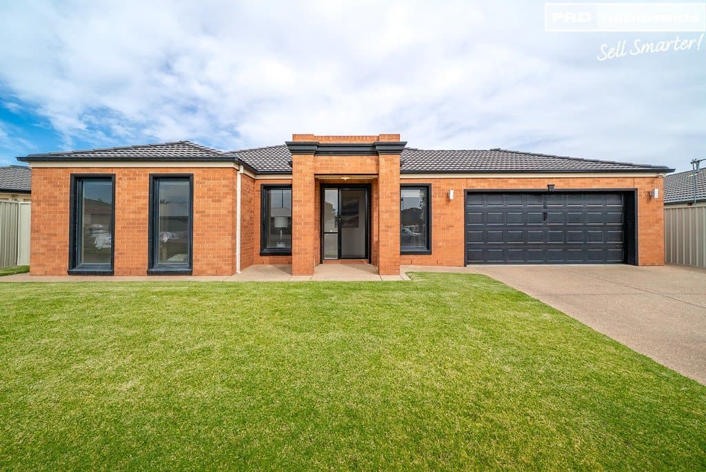 17 Walla Place, GLENFIELD PARK NSW 2650, Glenfield Park - Image 1