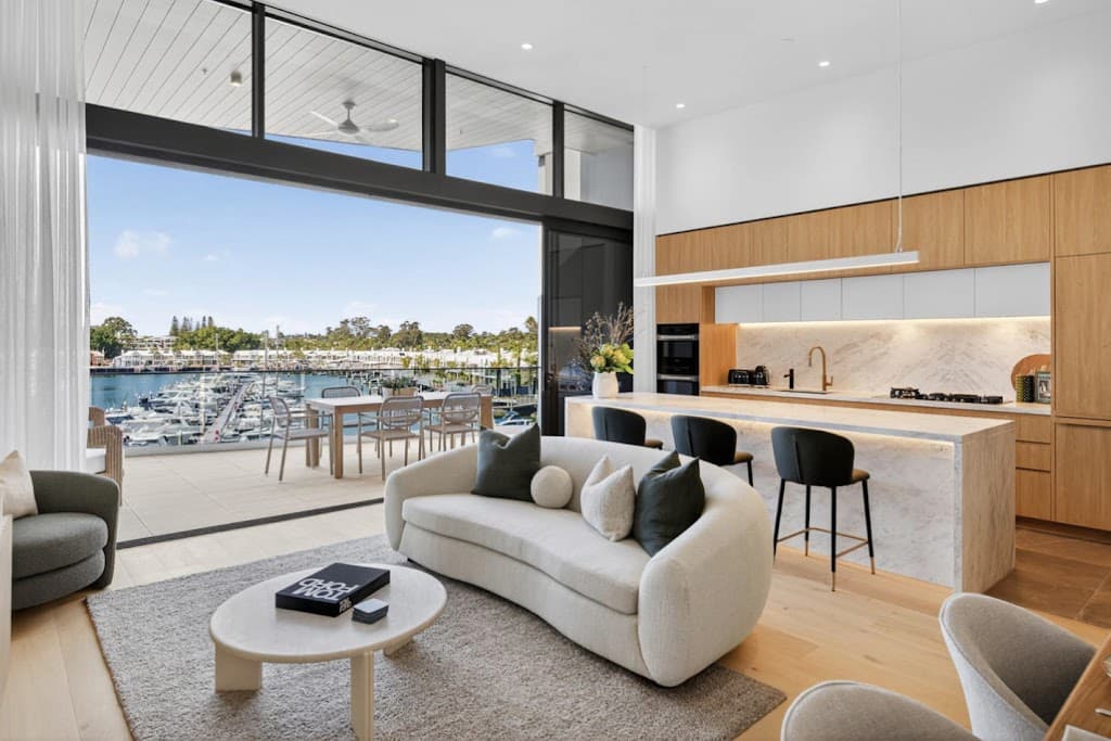 20 The Point Circurt, Sanctuary Cove - Image 1