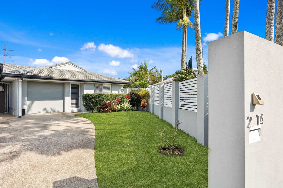 2/14 Logan Avenue, Miami, QLD 4220, Miami - Image 1