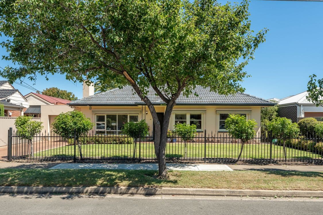18 Meredith Avenue, Glengowrie, SA 5044, Glengowrie - Image 1