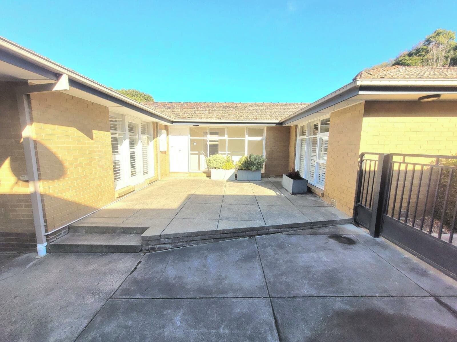 155 Bellevue Avenue , Rosanna, Rosanna - Image 1