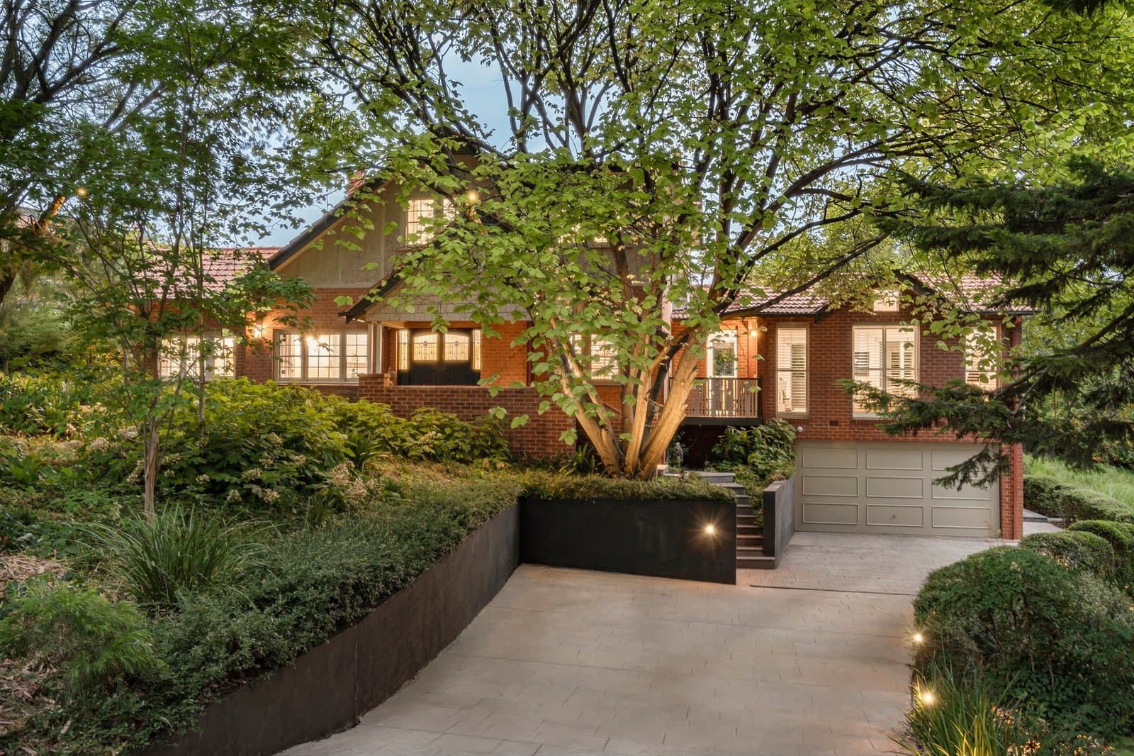 8 Winson Green Road, Canterbury - Image 1