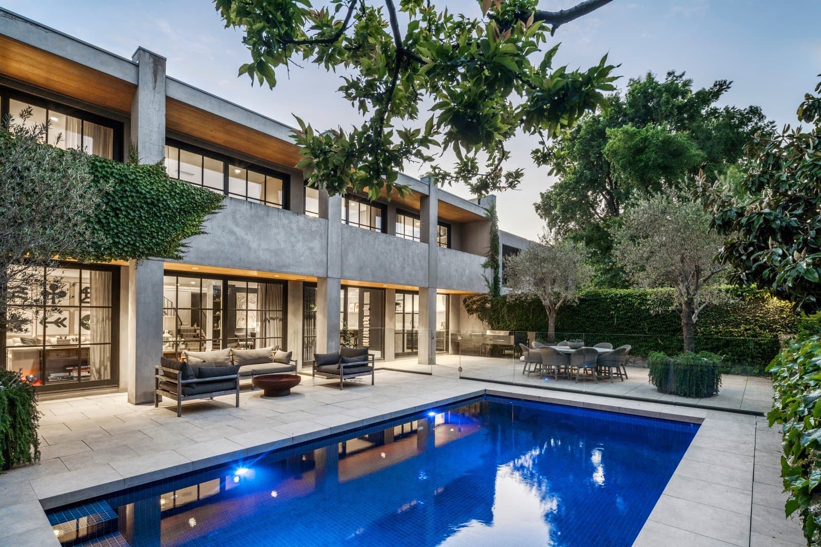 18 Winifred Crescent, Toorak - Image 1