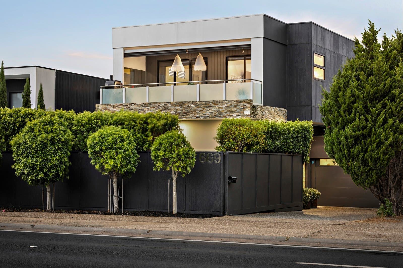1/669 Esplanade, Mornington - Image 1