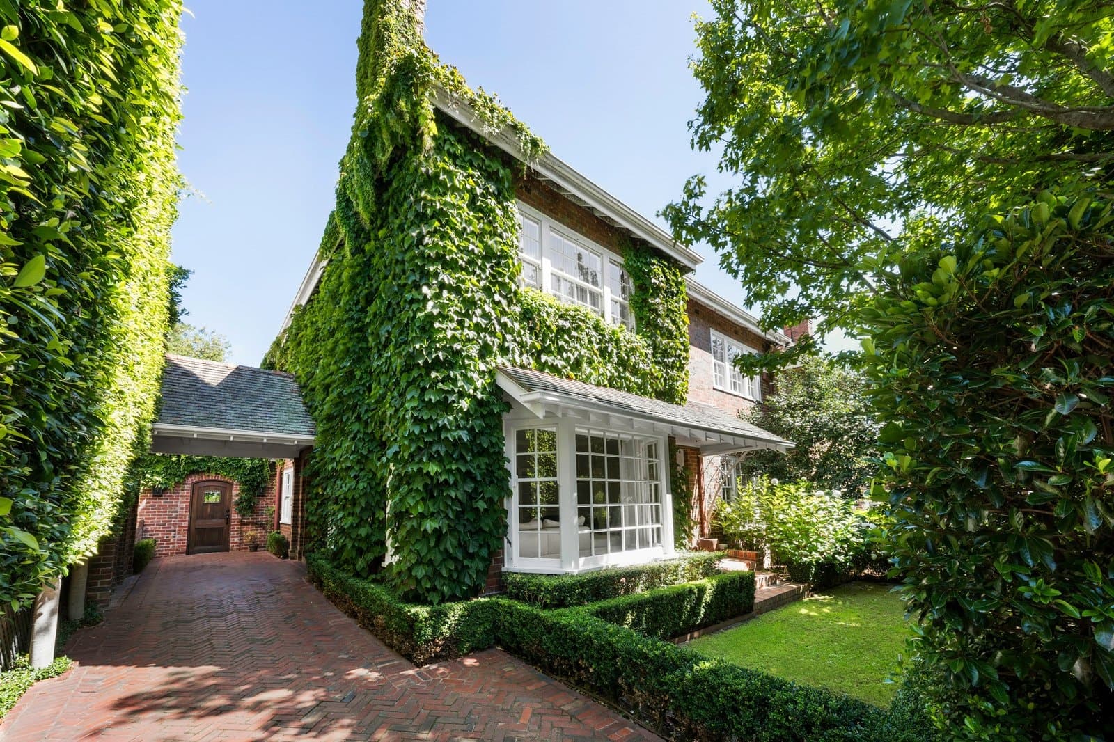 7 Yarradale Road, Toorak - Image 1