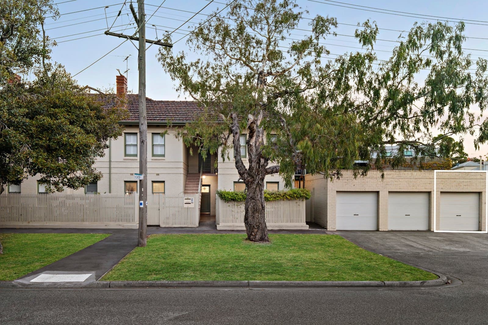 9/61 Canterbury Road, Middle Park - Image 1