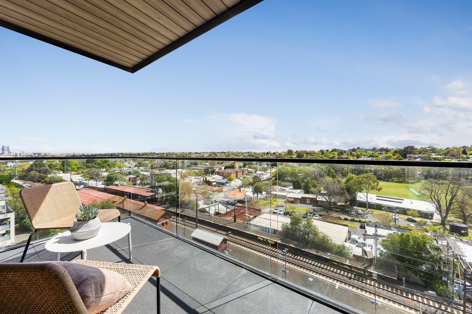 802/10 Lilydale Grove, Hawthorn East - Image 1