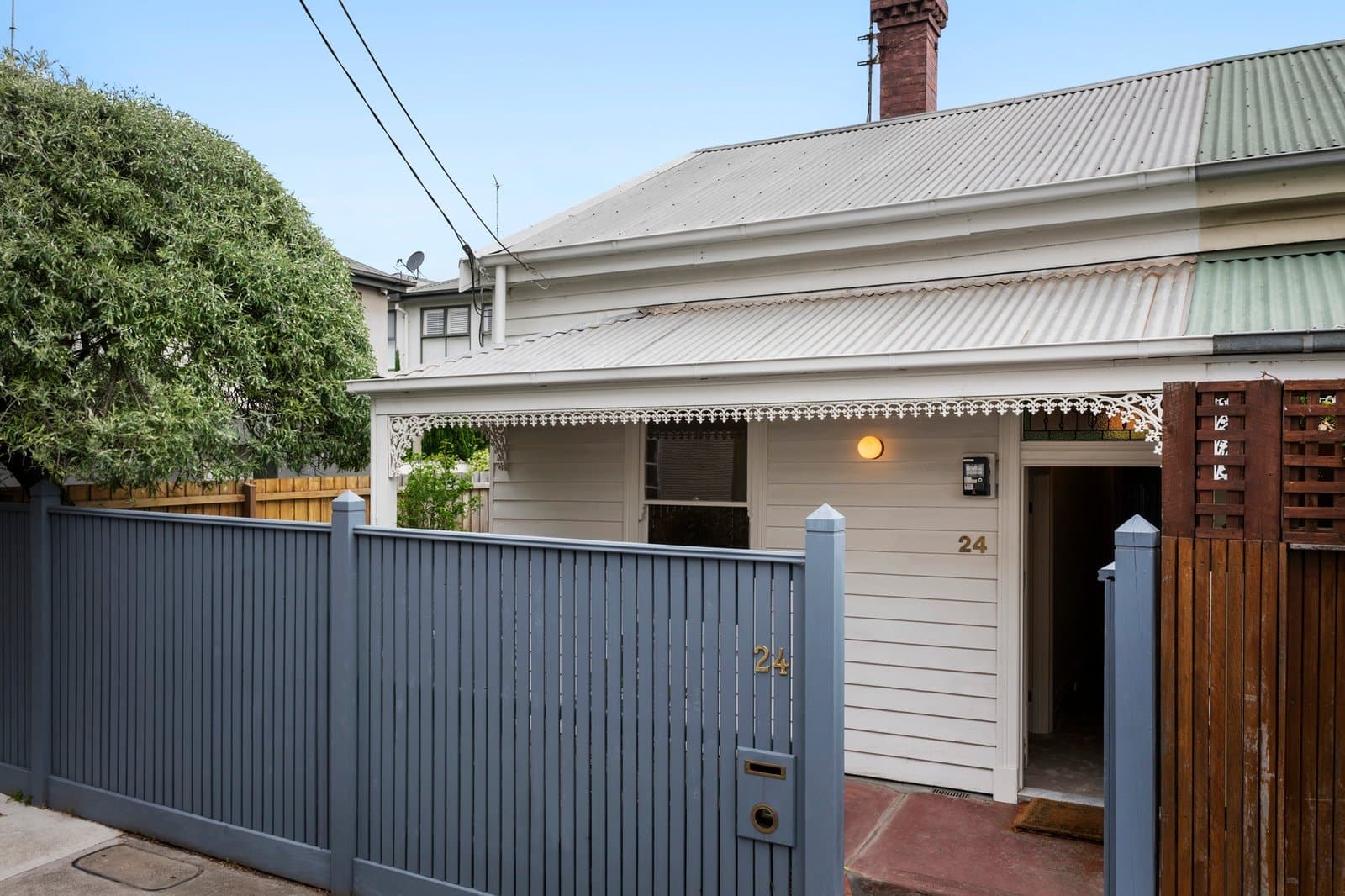 24 Normanby Place, Windsor - Image 1