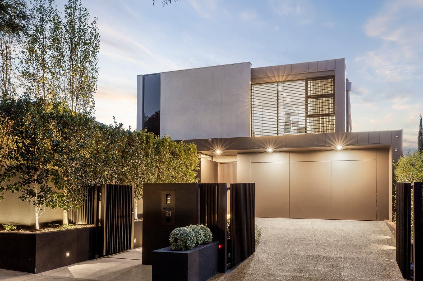 21 Shaftesbury Avenue, Malvern - Image 1