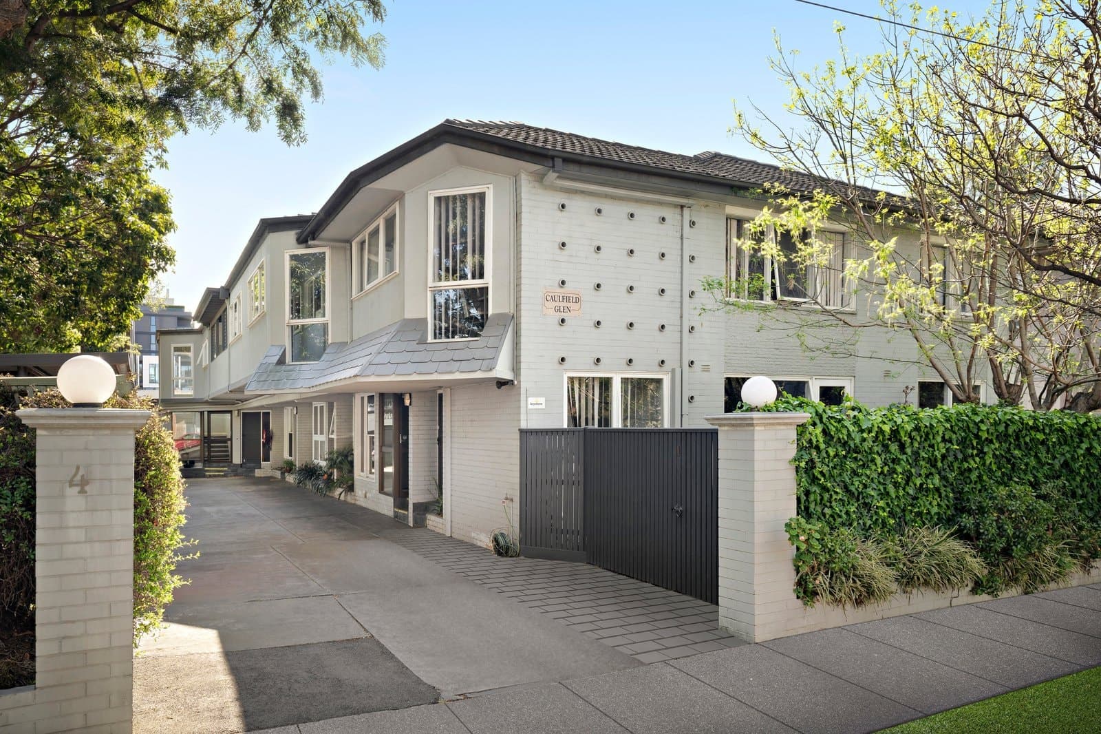 7/4 Yorston Court, Elsternwick - Image 1