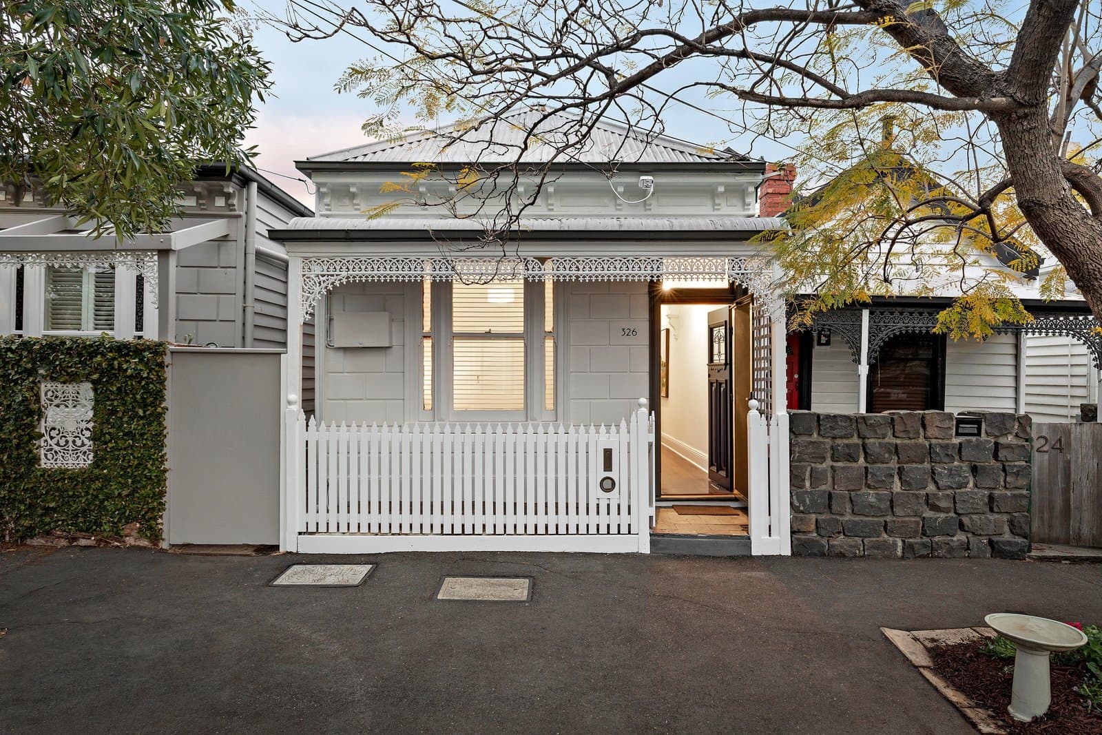 326 Esplanade East, Port Melbourne - Image 1