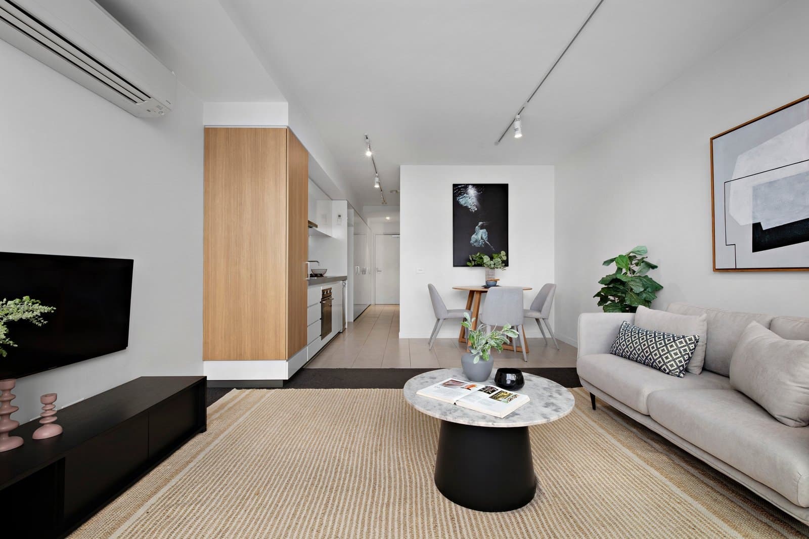 304/144-150 Clarendon Street, Southbank - Image 1