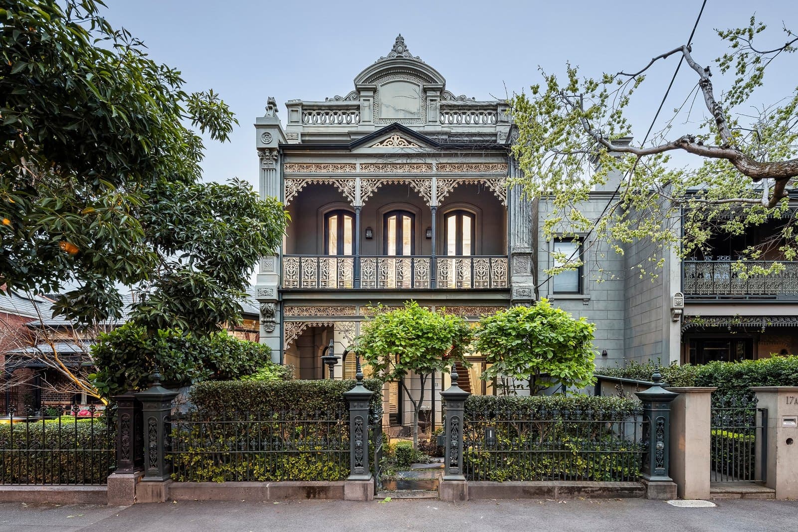 18 Canterbury Road, Albert Park - Image 1