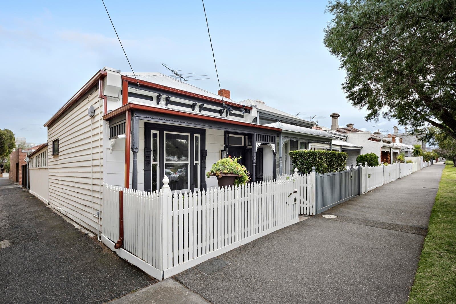120 Danks Street, Albert Park - Image 1