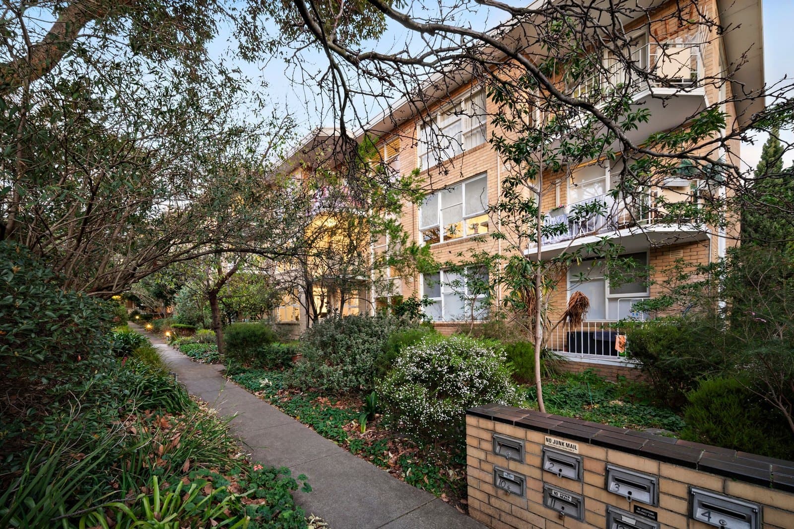 8/8 Westbury Street, St Kilda East - Image 1
