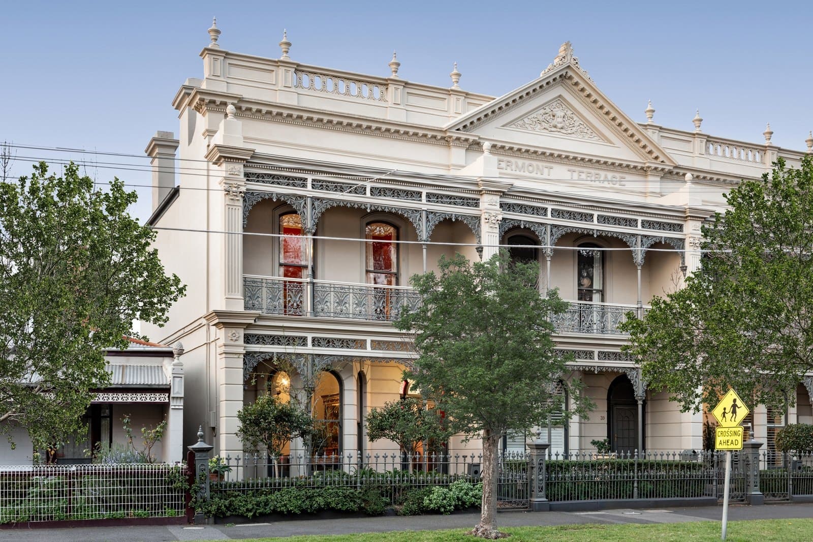 37 Cardigan Place, Albert Park - Image 1