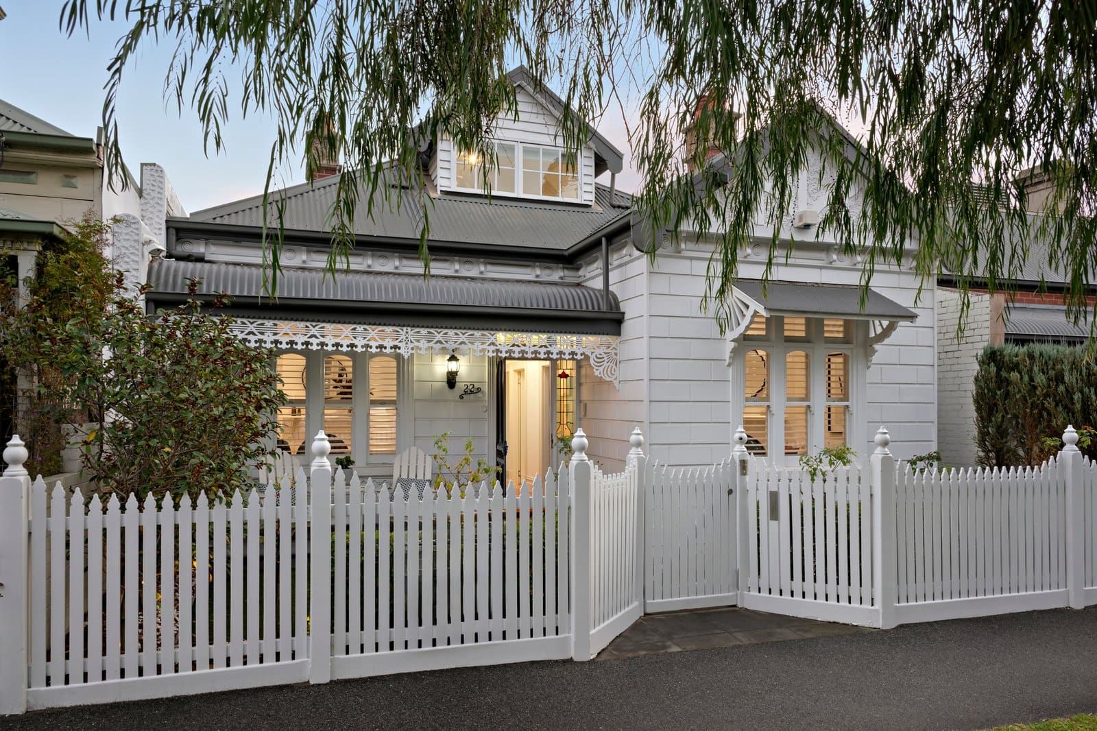 22 Danks Street, Albert Park - Image 1
