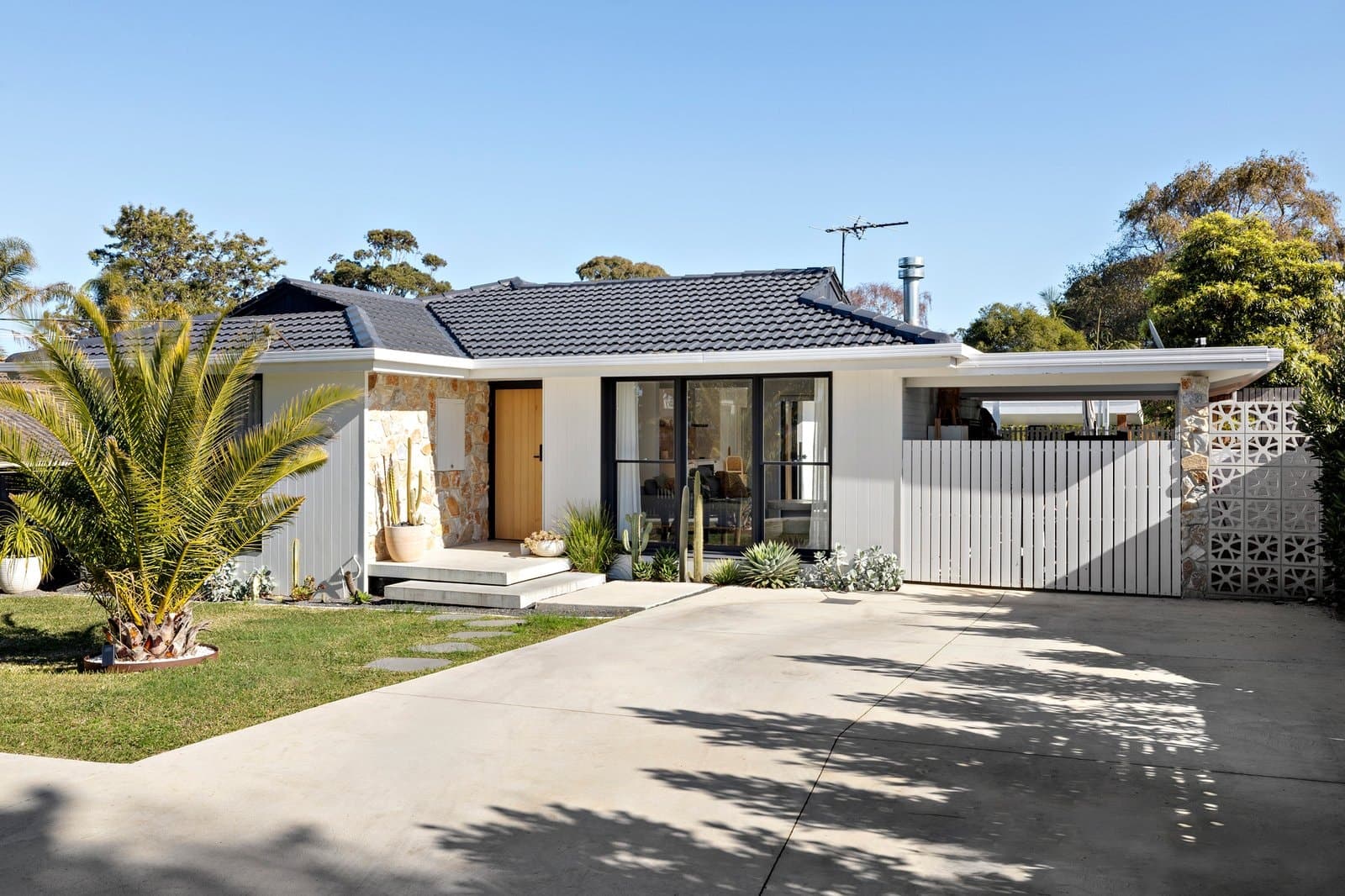 219 Dunns Road, Mornington - Image 1