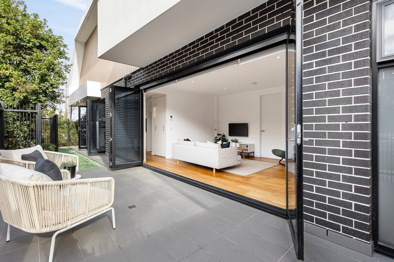 G04 594 Riversdale Road, Camberwell - Image 1