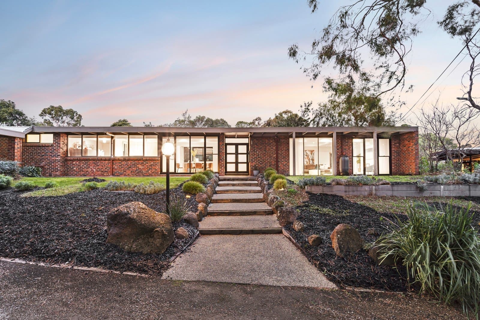 476 Park Road, Park Orchards - Image 1