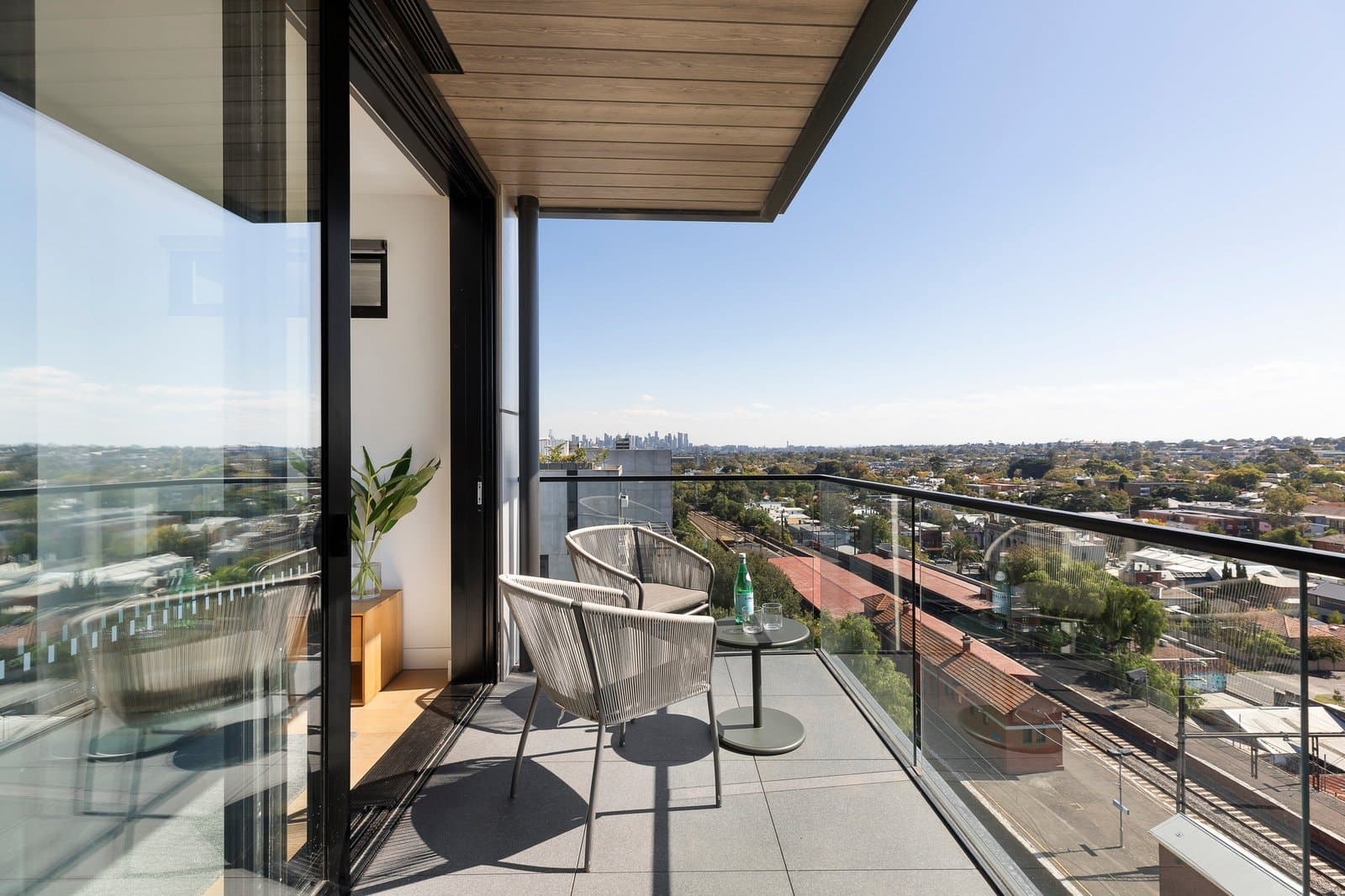 902/10 Lilydale Grove, Hawthorn East - Image 1