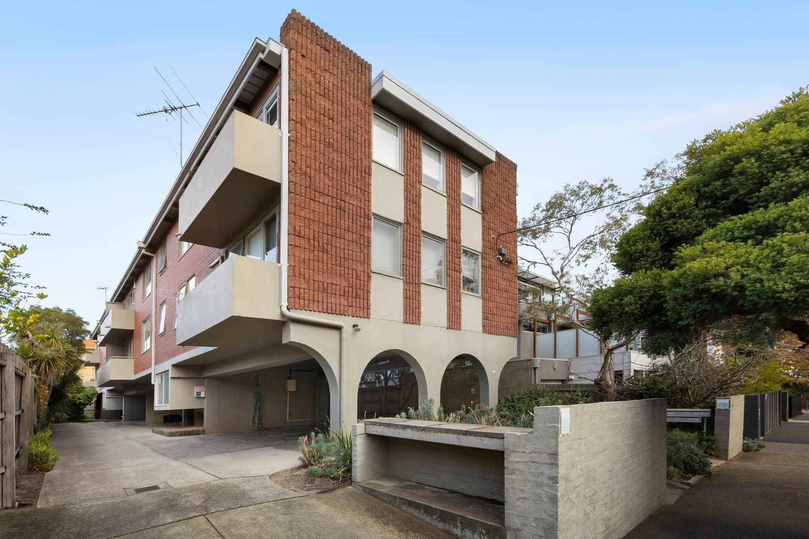 6/25 Selwyn Avenue, Elwood - Image 1