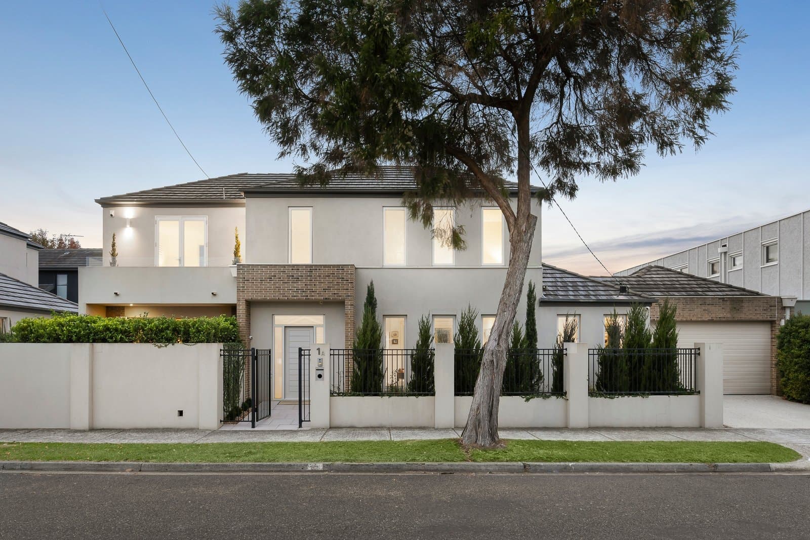 1A Vista Road, Hampton - Image 1