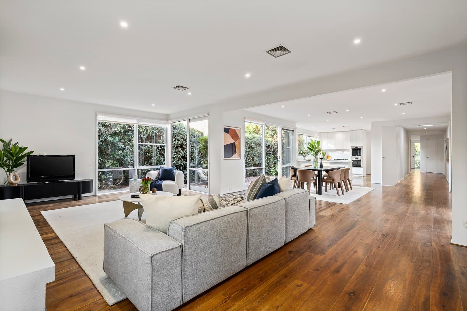 15 Shaftesbury Avenue, Malvern - Image 1