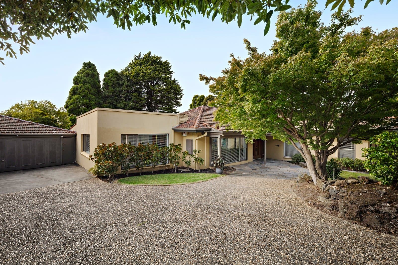 28 Carn Avenue, Ivanhoe - Image 1