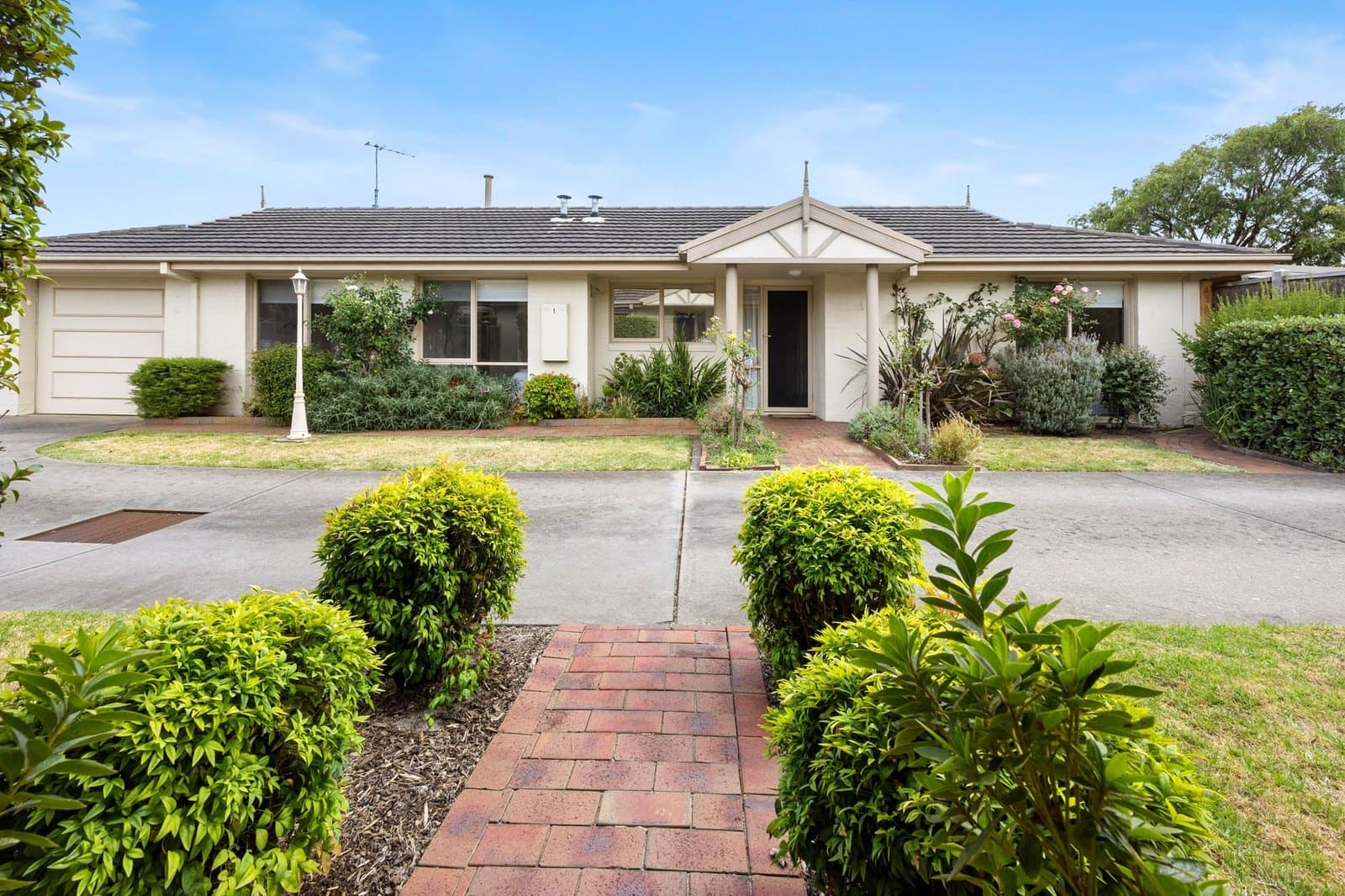 1/102 Beleura Hill Road, Mornington - Image 1
