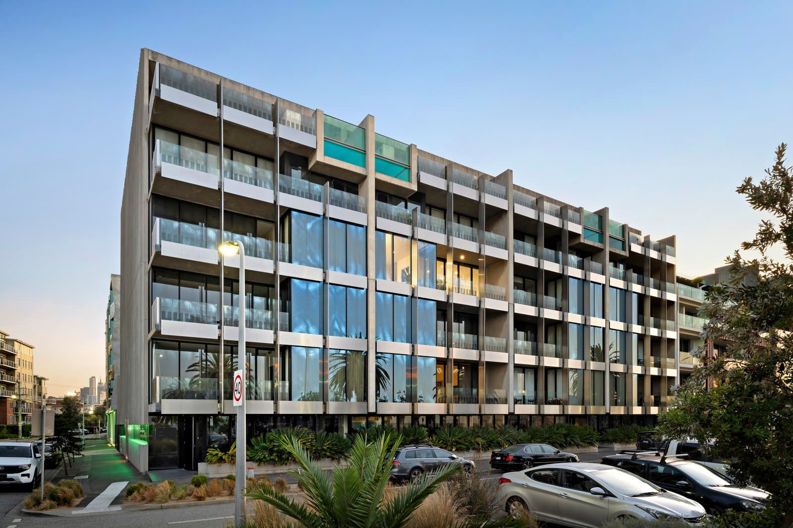 6/2 Esplanade East, Port Melbourne - Image 1