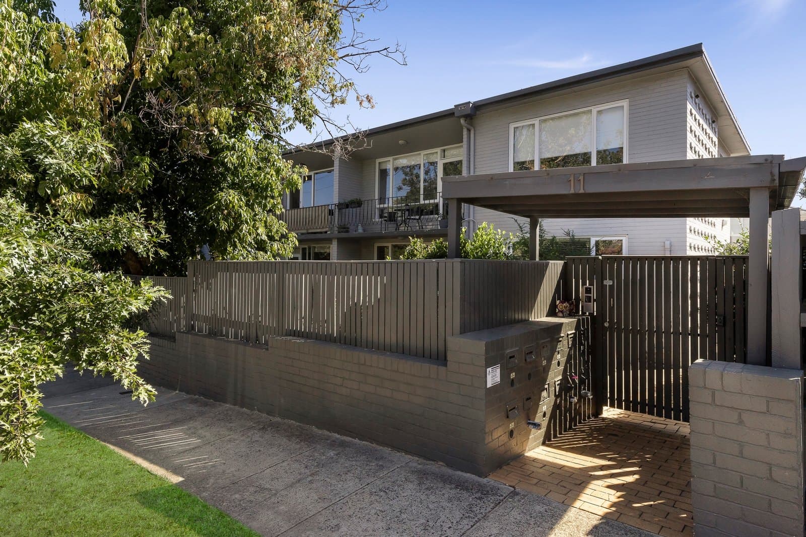 4/11 Kooyong Road, Caulfield North - Image 1