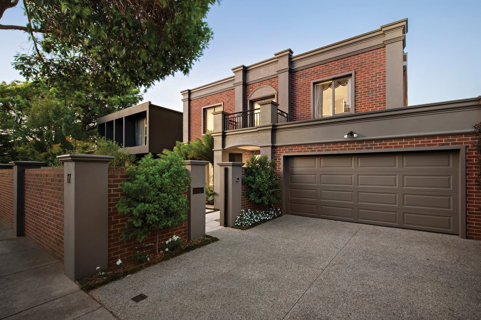17 Gordon Street, Hampton - Image 1