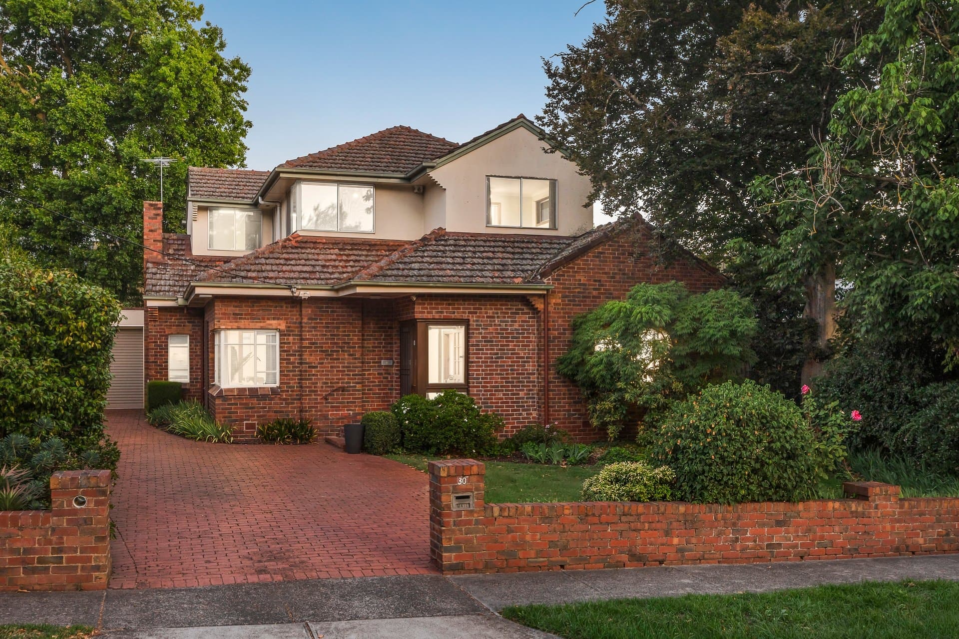 30 Rubens Grove, Canterbury - Image 1