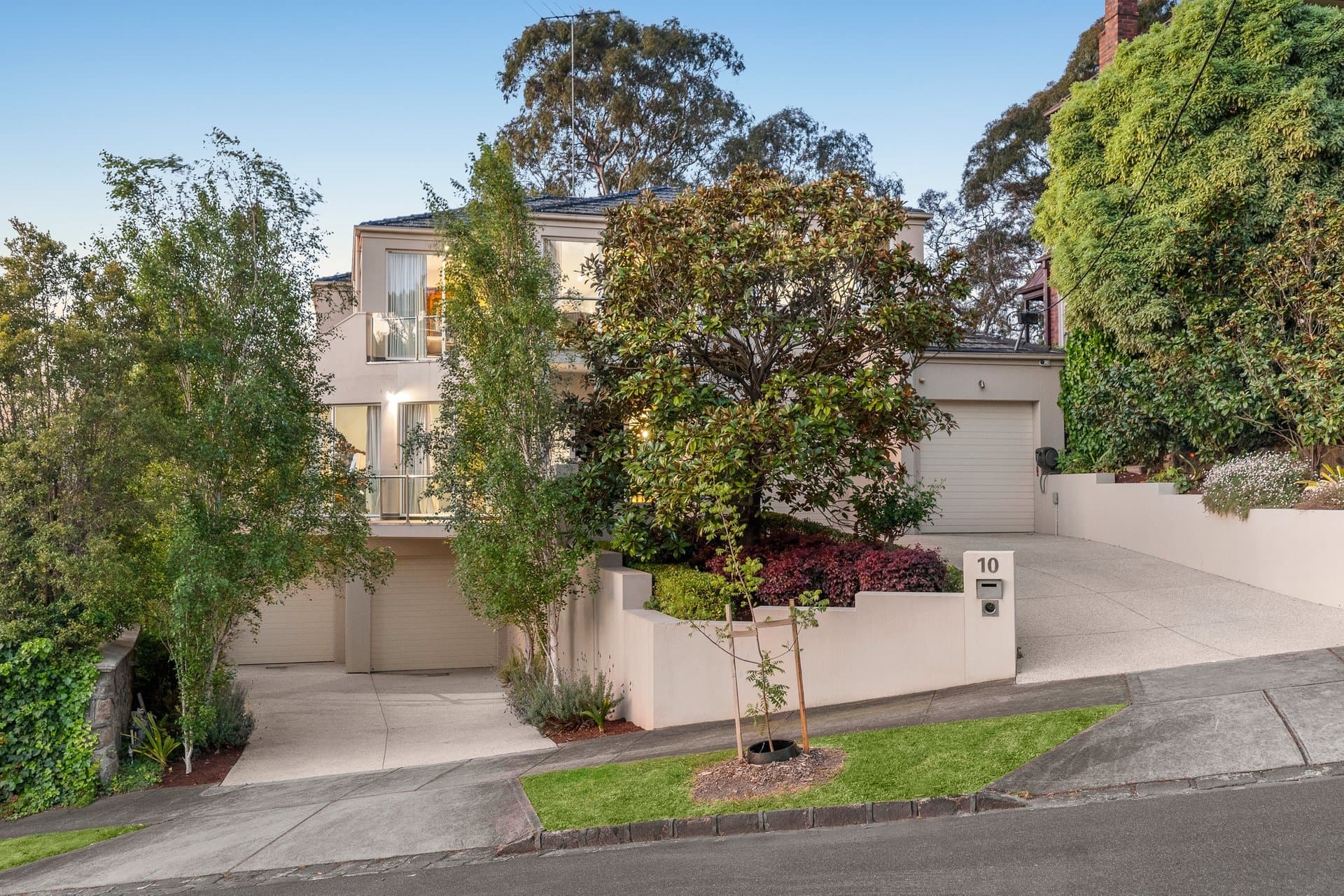 10 Milfay Avenue, Kew - Image 1