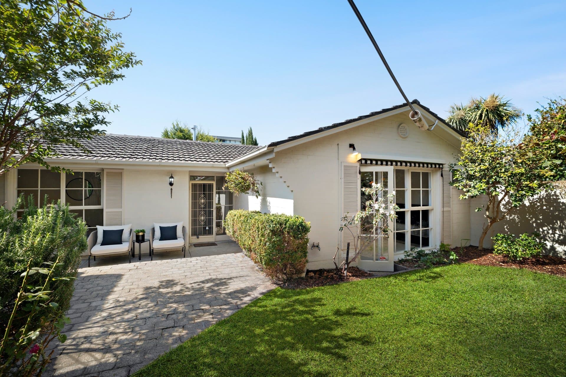 1/20 Outer Crescent, Brighton - Image 1
