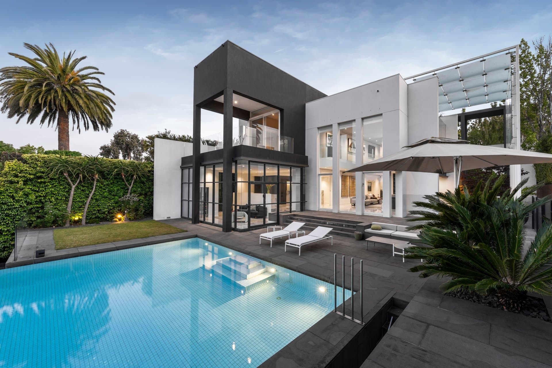 14 Linlithgow Road, Toorak - Image 1