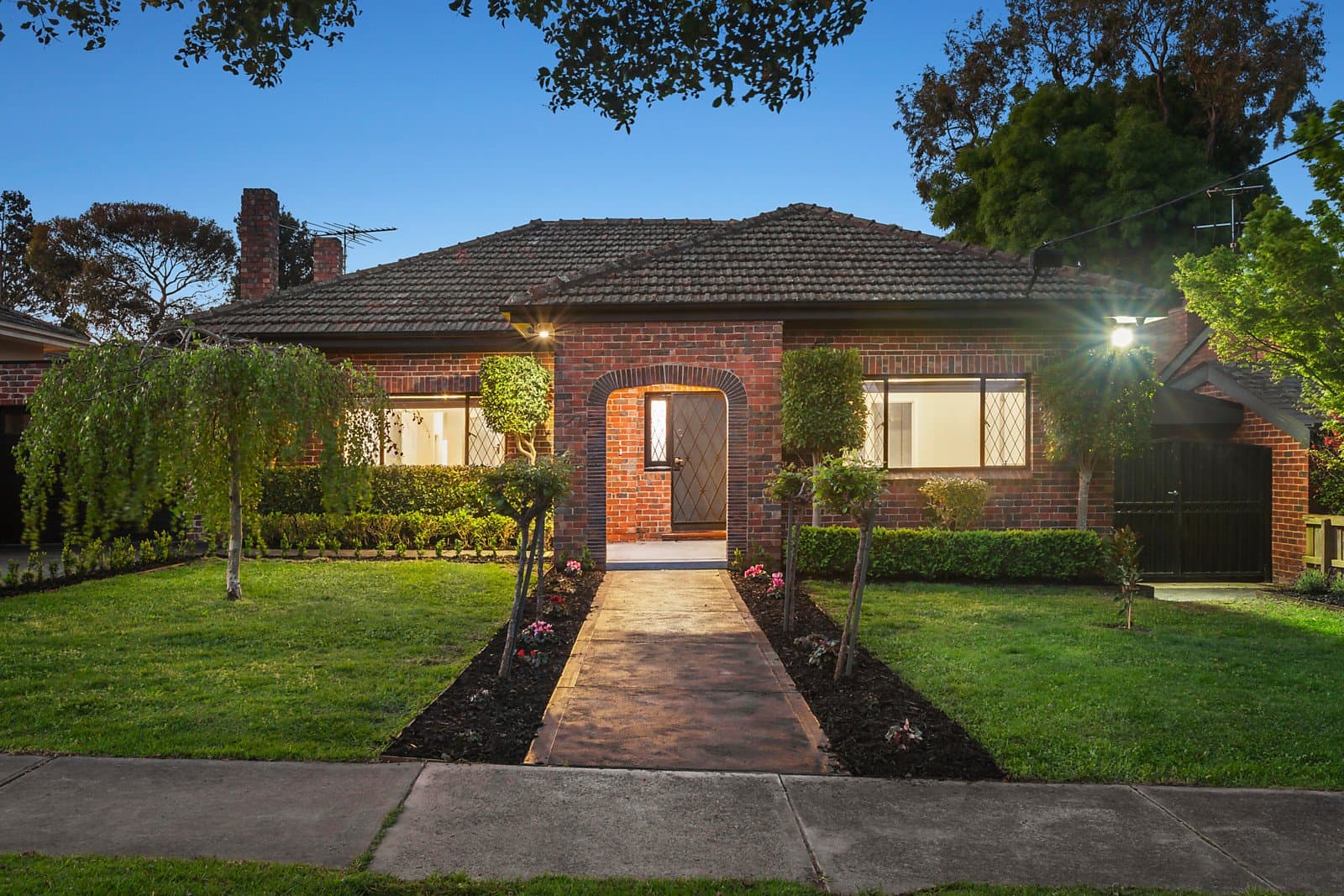 27 Inverness Way, Balwyn North - Image 1