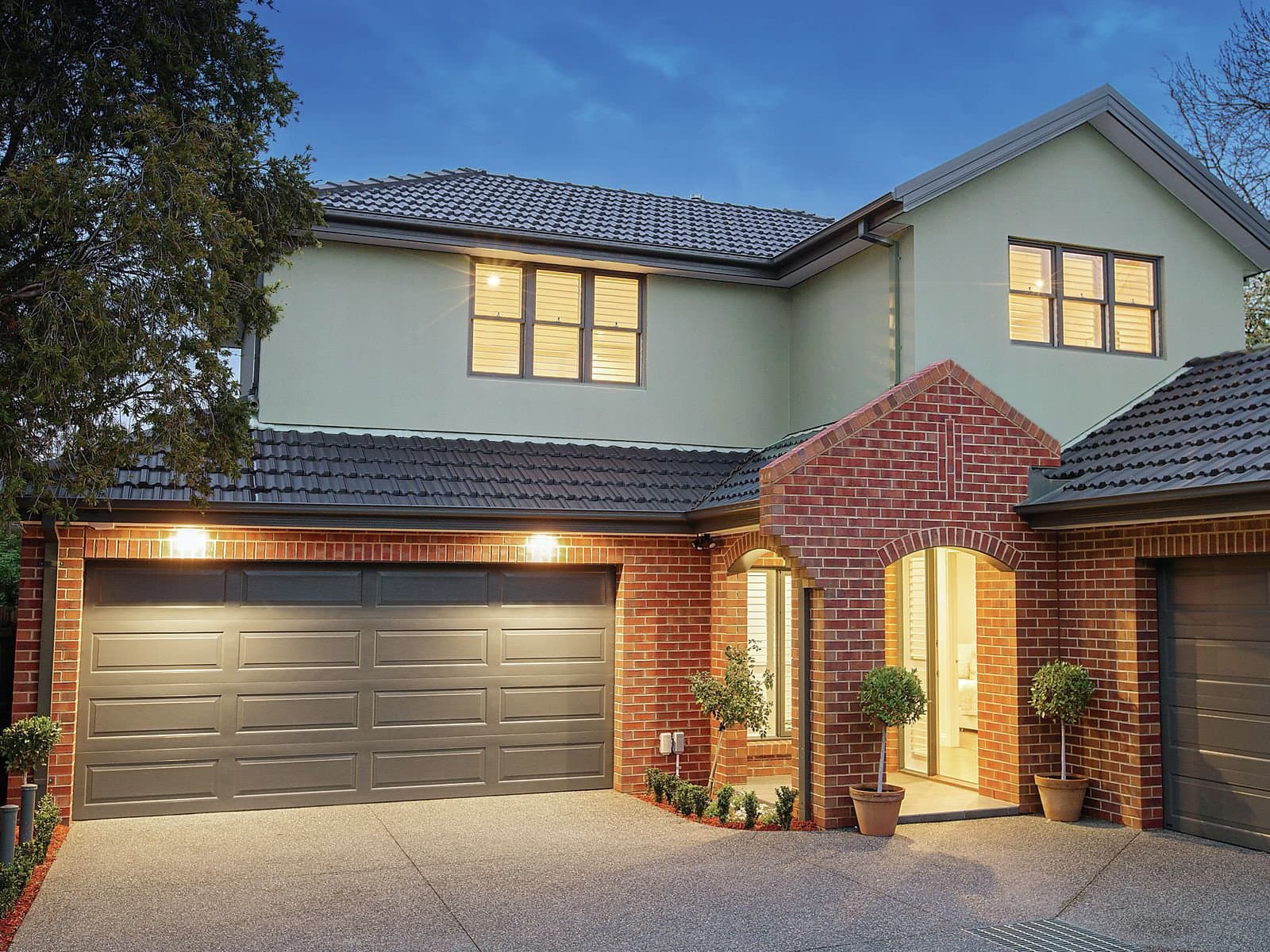 2/30 Baird Street, Ashburton - Image 1