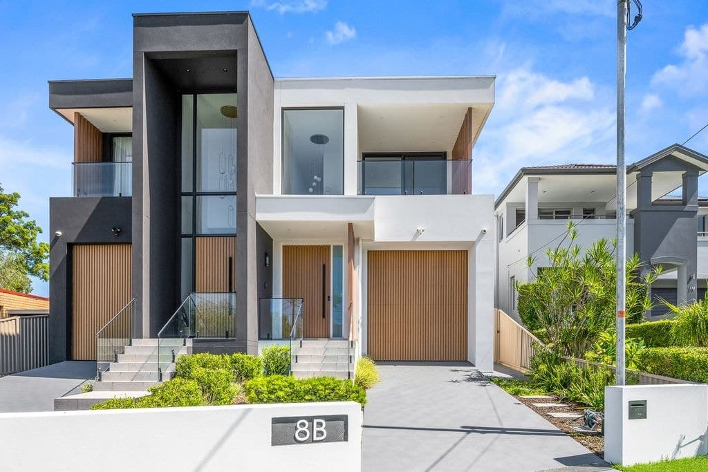 8B Clifford Road, Yowie Bay - Image 1