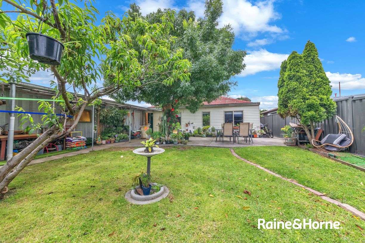 11 LIQUIDAMBER AVENUE, Doveton, VIC 3177, Doveton - Image 1