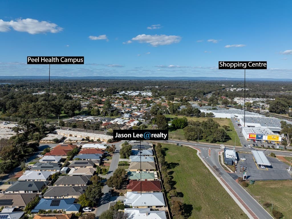 12 Menna Brace, Greenfields - Image 1