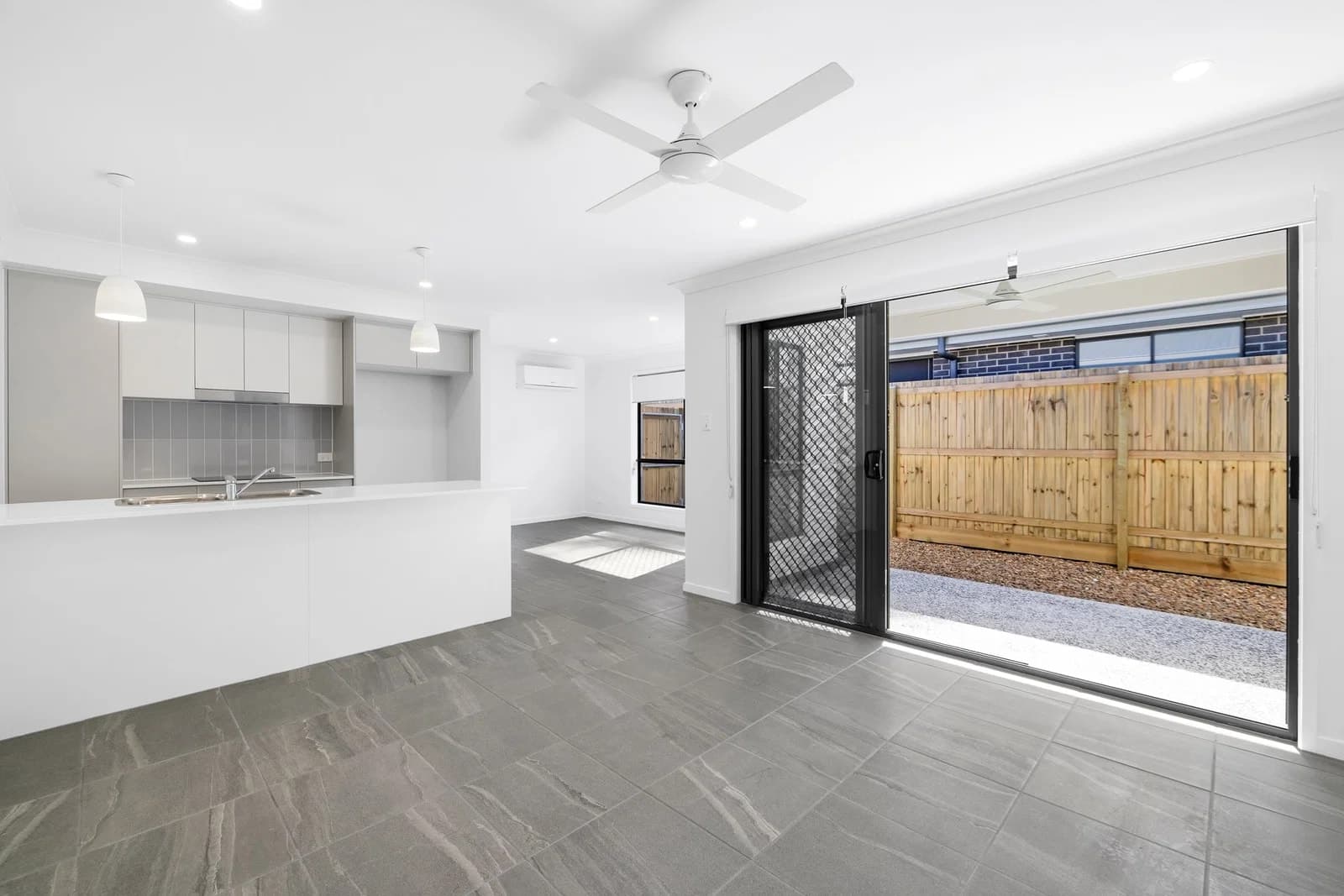 2/5 Kestrel Road, Park Ridge, QLD, 4125, Park Ridge - Image 1