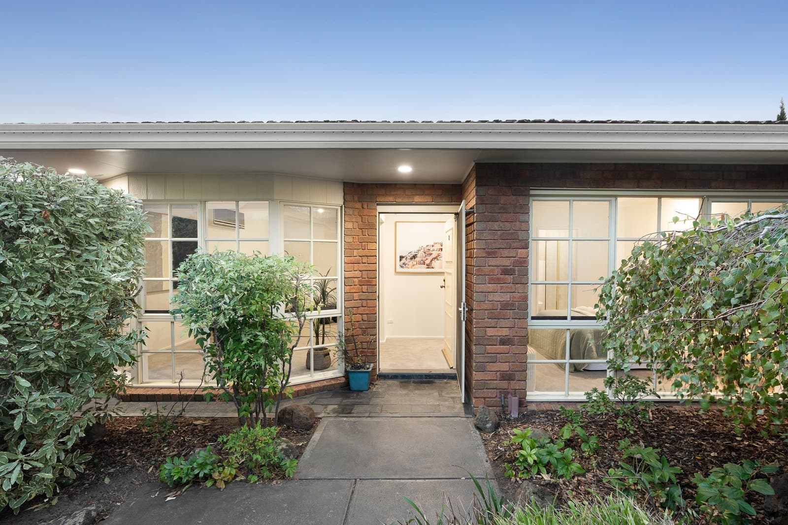 2/4 Carmelo Avenue, Malvern East - Image 1