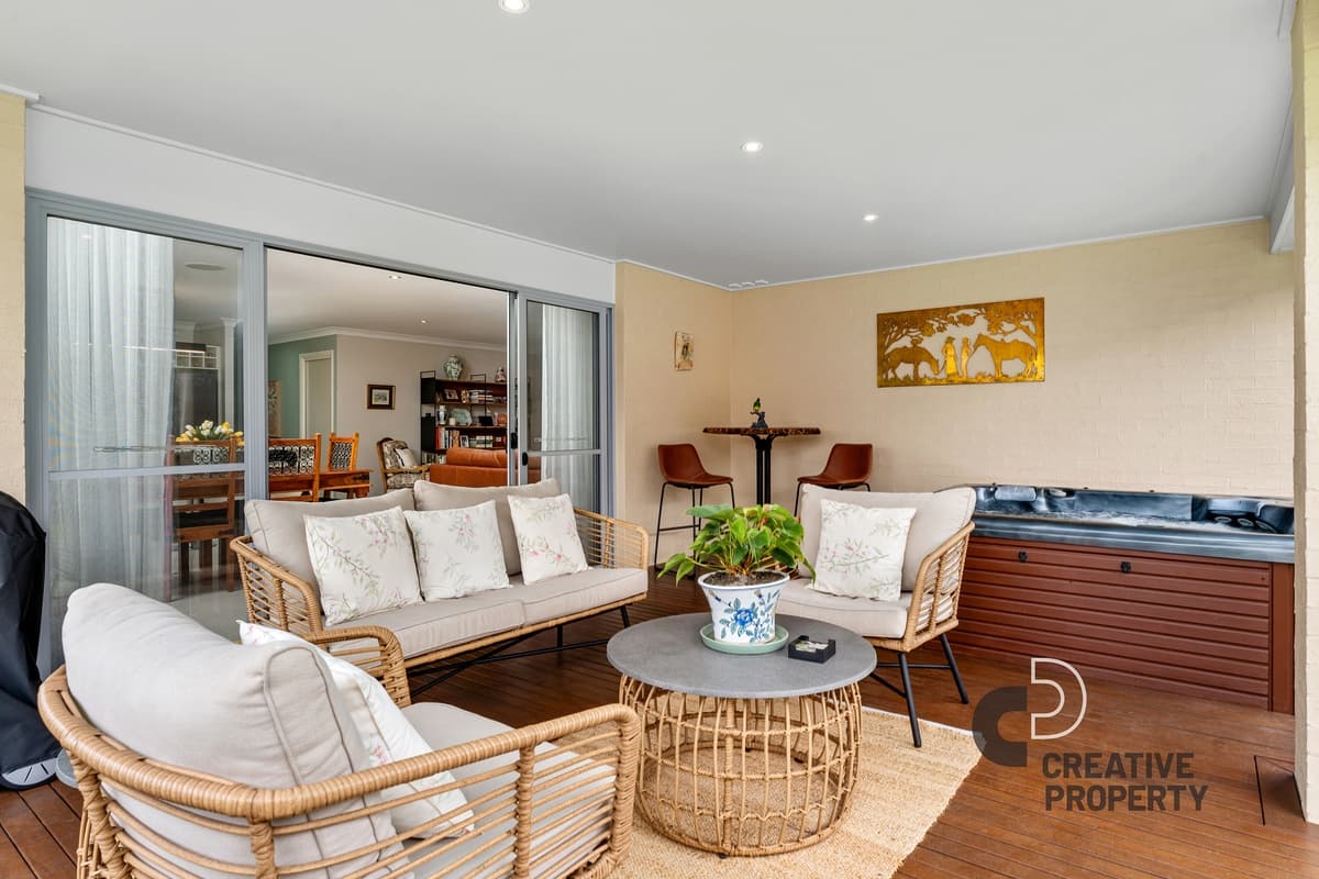 17 Rushland Drive, Fern Bay, Fern Bay - Image 1