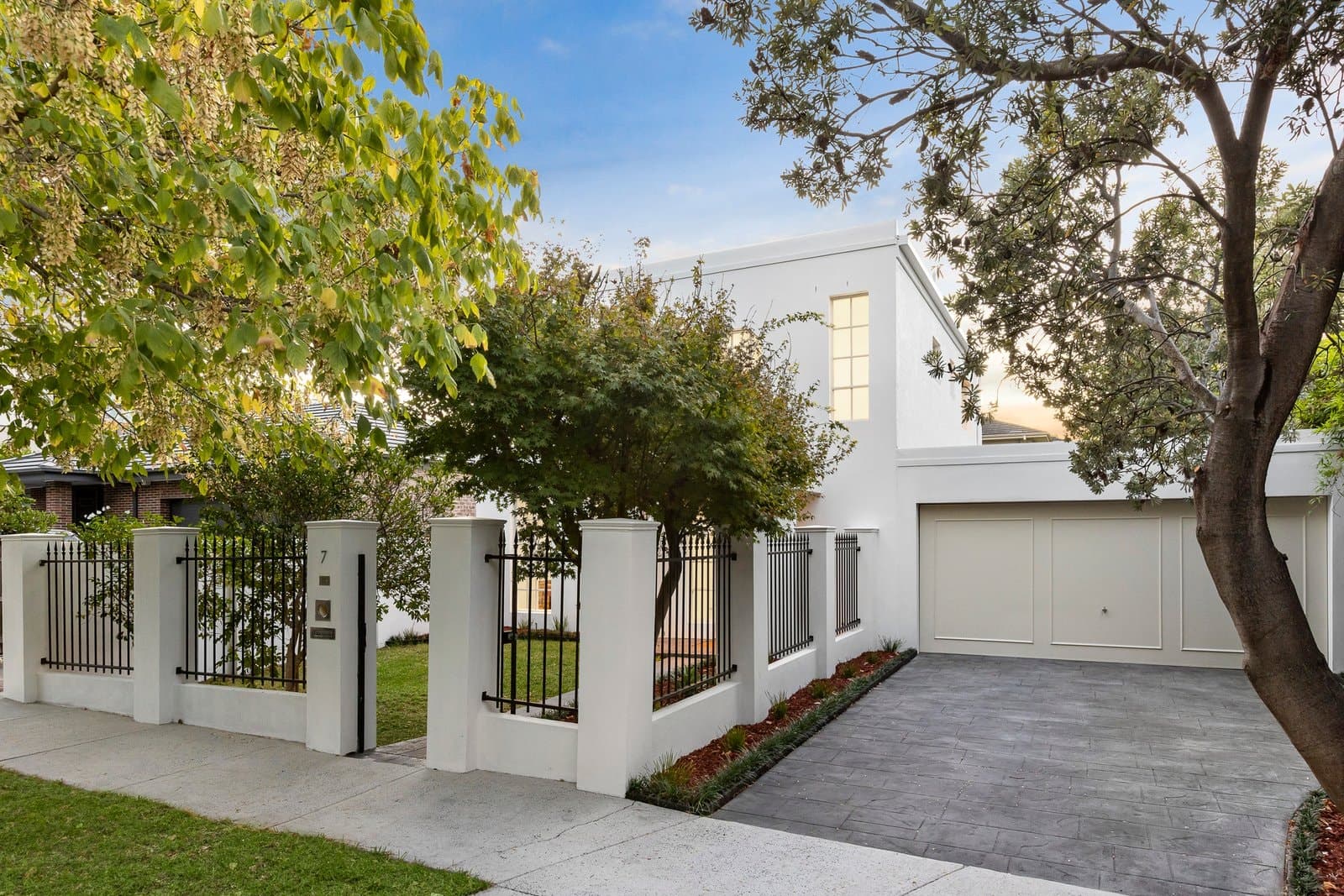7 Carrington Grove, Brighton East - Image 1