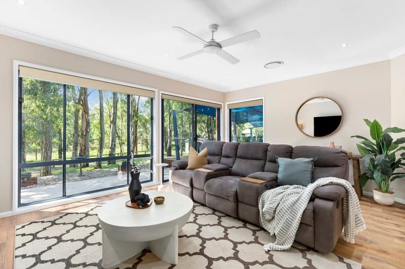 18 Amber Grove, Bolwarra Heights - Image 1