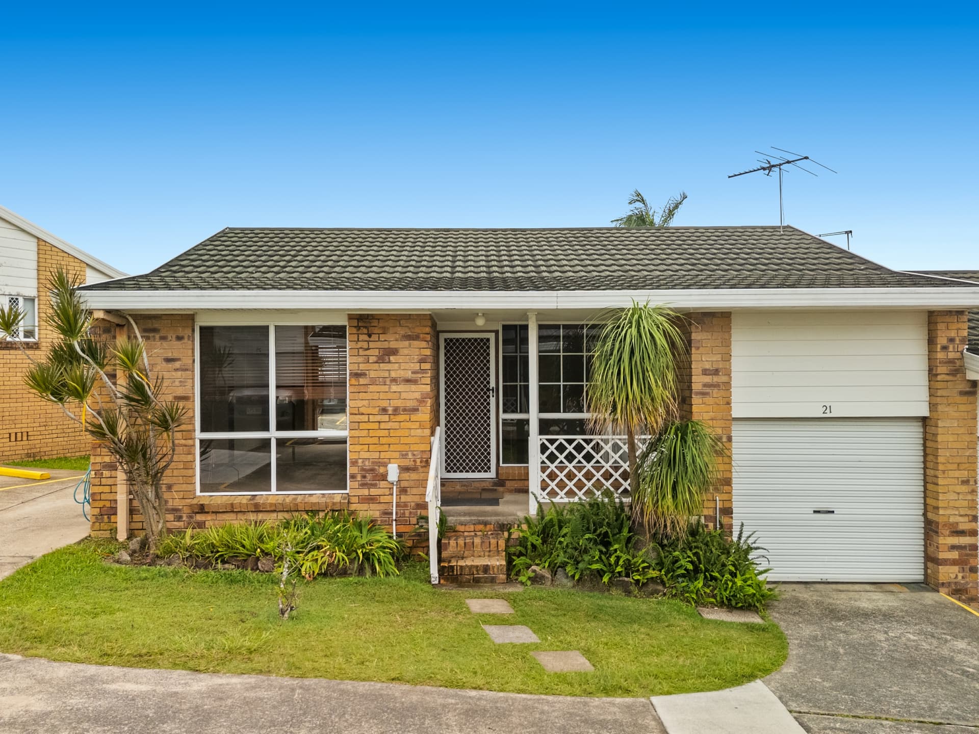 21/19-23 Ben Lexcen Court, Mount Warren Park, Mount Warren Park - Image 1